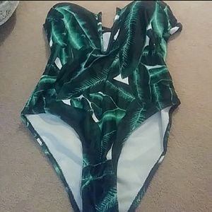 NWOT Deep V palm leaf swim suit